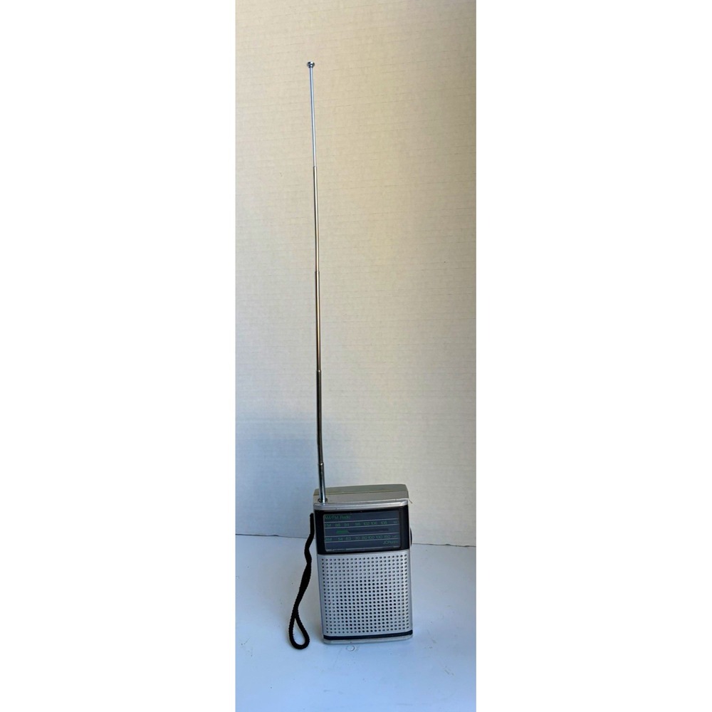 JCPenney 680-1000 AM/FM Pocket Radio Telescopic Antenna Silver/Gray